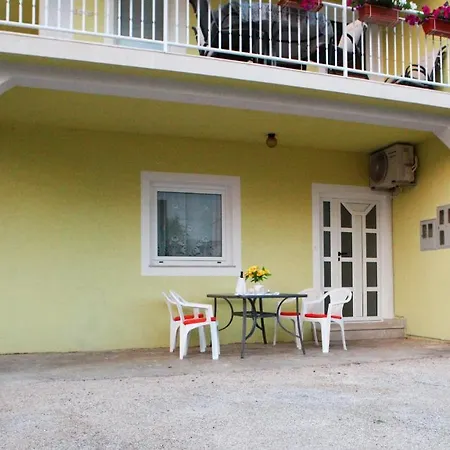 Ana Lovetovo * Vodice