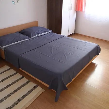 Apartment Ana Lovetovo