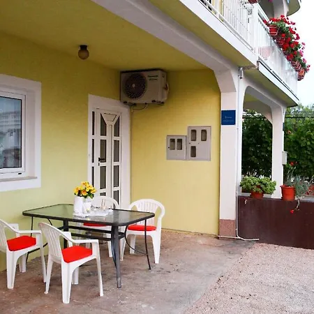 Apartment Ana Lovetovo *